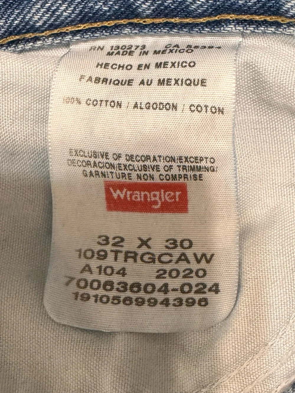 Wrangler Relaxed Light Wash Denim Jeans Size 32x30